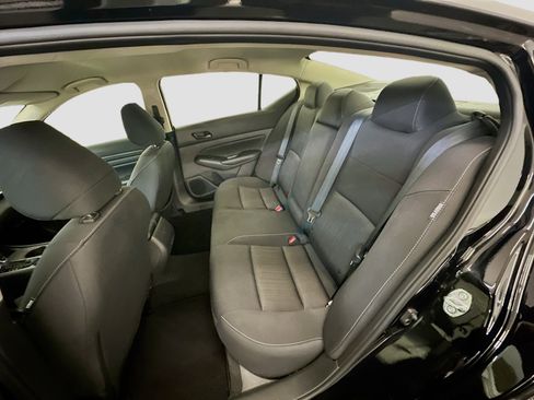Used 2025 Nissan Altima 2.5 SV FWD image 28