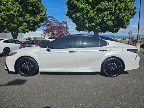 Used 2024 Toyota Camry XSE FWD image 6