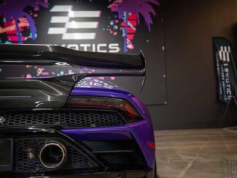 Used 2022 Lamborghini Huracan EVO image 24