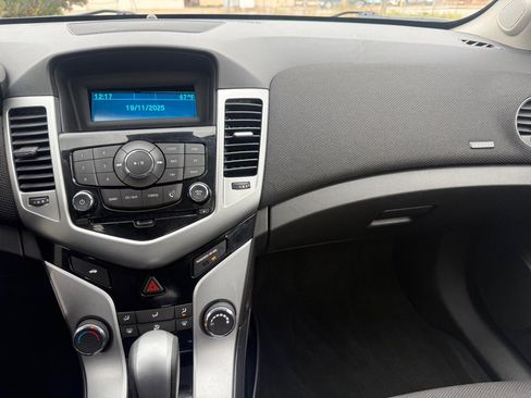 Used 2015 Chevrolet Cruze LT image 14