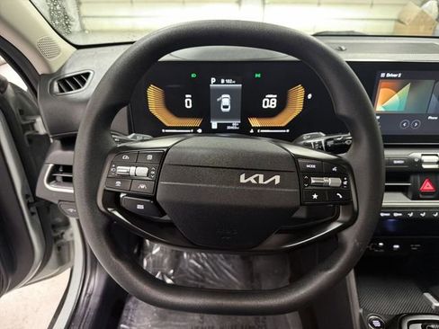 Used 2025 Kia K4 FWD image 27