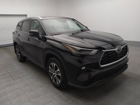 Used 2022 Toyota Highlander XLE image 13