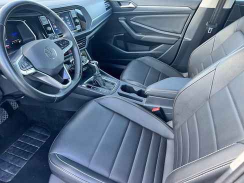 Used 2024 Volkswagen Jetta SE image 10