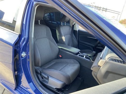 Used 2025 Toyota Camry LE image 19