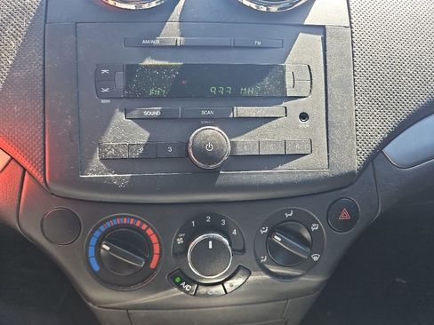 Used 2008 Chevrolet Aveo LT FWD image 19