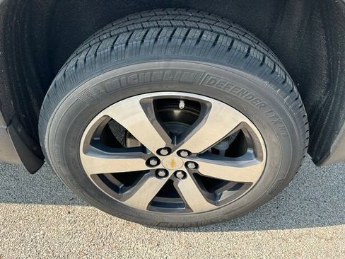 Used 2019 Chevrolet Traverse LT w/ LT Premium Package FWD image 7