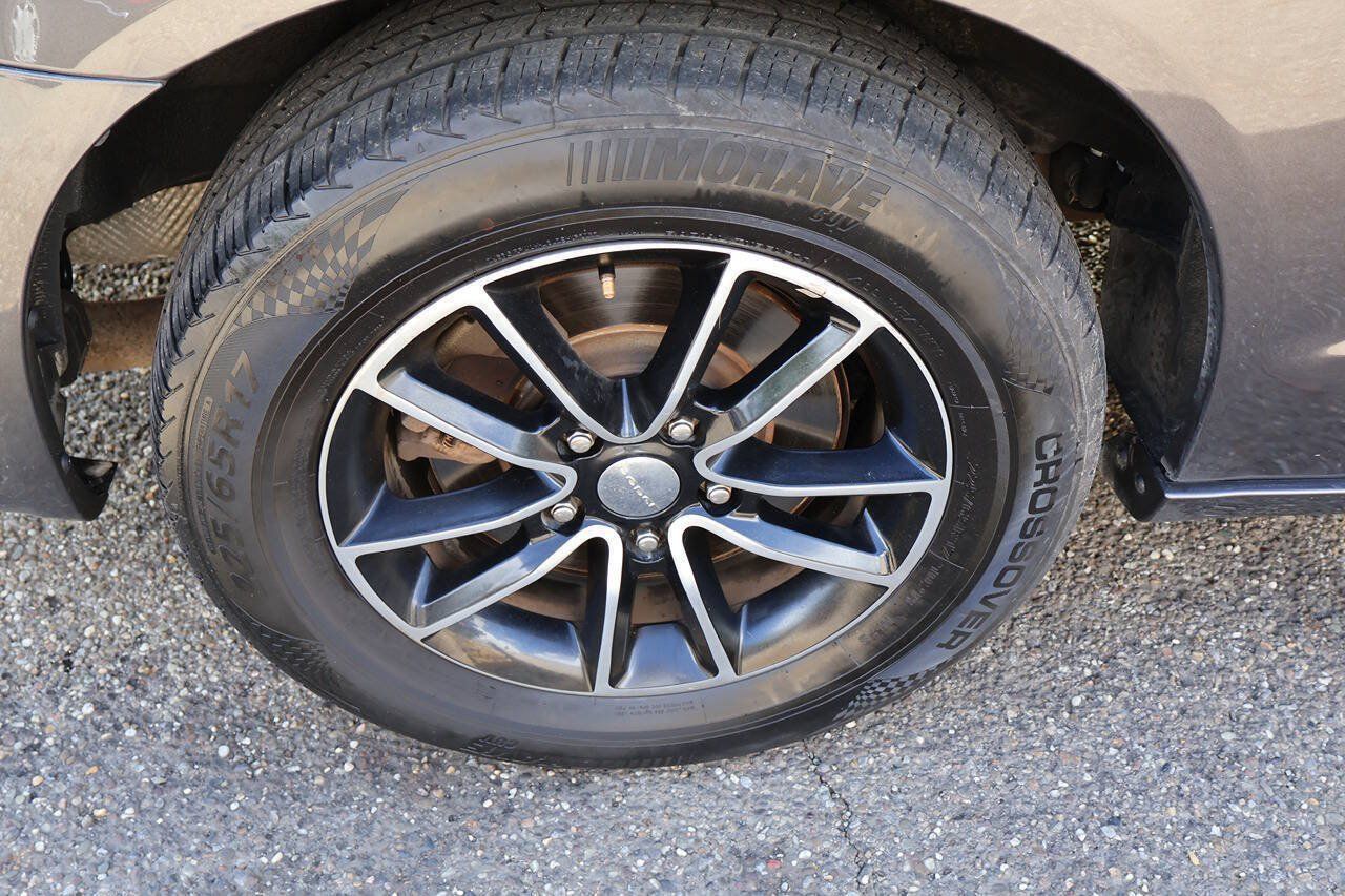 Used 2018 Dodge Grand Caravan SE FWD image 10