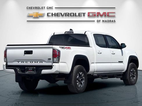 Used 2021 Toyota Tacoma TRD Off-Road w/ Technology Package AWD/4WD image 3