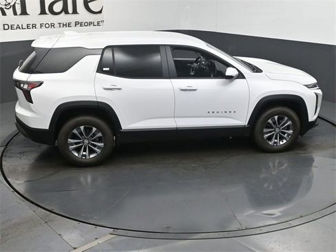 New 2026 Chevrolet Equinox LT w/ LPO, Floor Liner Package image 17