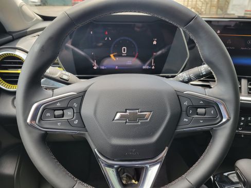 Certified 2025 Chevrolet Trax ACTIV w/ Driver Confidence Package FWD image 12