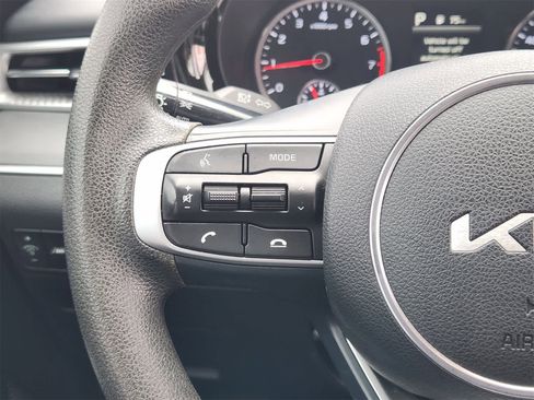 Used 2023 Kia K5 LXS image 27