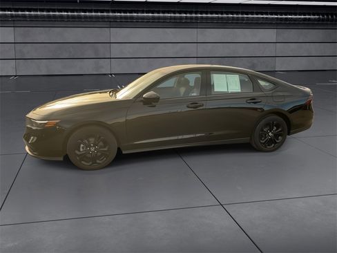 Used 2025 Honda Accord SE image 5