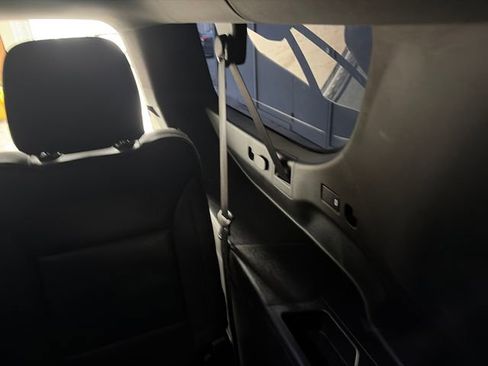 Used 2023 Chevrolet Suburban LT image 25