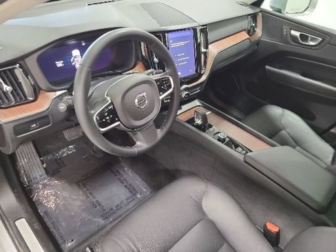 Used 2023 Volvo XC60 B5 Plus AWD/4WD image 24