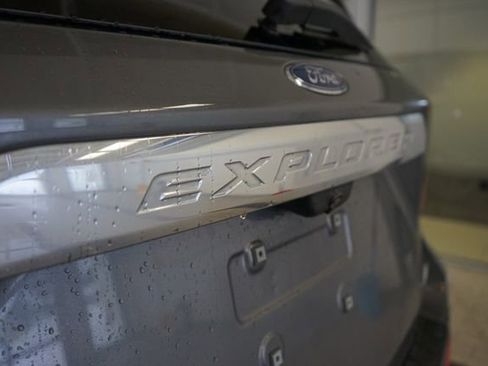Used 2021 Ford Explorer XLT w/ Equipment Group 202A image 13