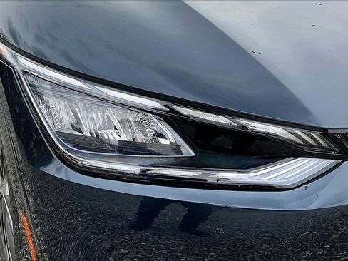 Used 2023 Kia EV6 Wind image 25
