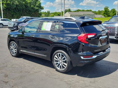 Used 2024 GMC Terrain Denali w/ Denali Premium Package AWD/4WD image 3