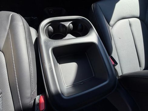 New 2026 Chrysler Pacifica Select w/ S Appearance Package FWD image 25
