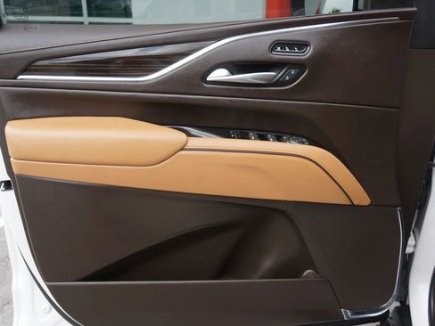 Used 2022 Cadillac Escalade Premium Luxury image 25