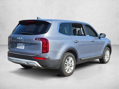 Used 2022 Kia Telluride LX AWD/4WD image 5