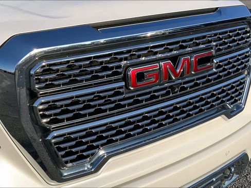 Used 2022 GMC Sierra 1500 Denali w/ Denali Reserve Package AWD/4WD image 29