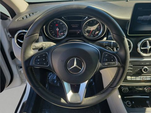 Certified 2018 Mercedes-Benz GLA 250 image 25