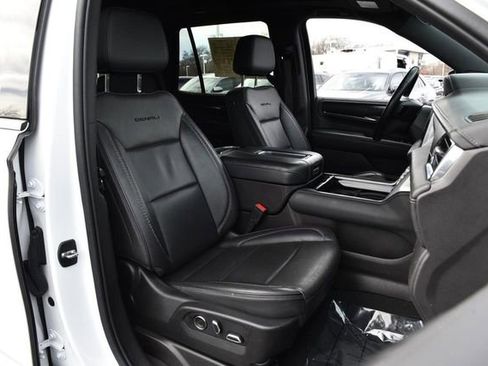 Used 2021 GMC Yukon Denali w/ Denali Premium Package image 25