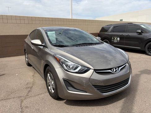 Used 2015 Hyundai Elantra SE FWD image 2