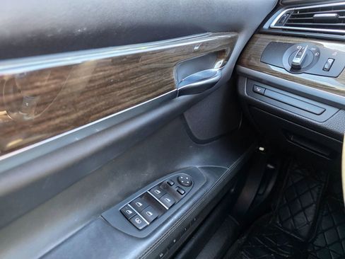 Used 2014 BMW 750Li xDrive image 19