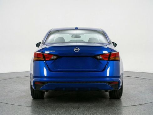 Used 2025 Nissan Altima 2.5 SV image 7