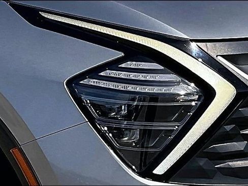 Used 2024 Kia Sportage LX image 27