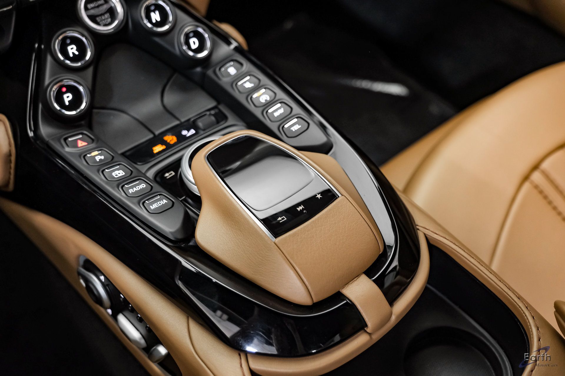 Used 2020 Aston Martin V8 Vantage Coupe RWD image 61