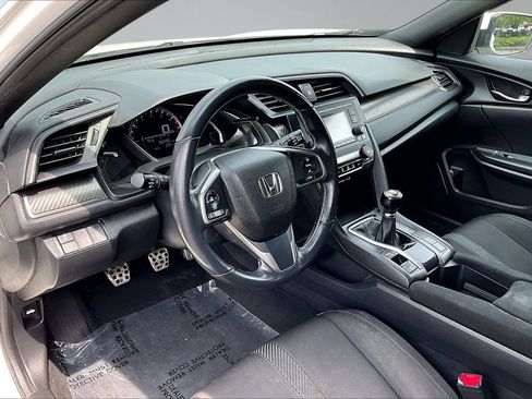 Used 2017 Honda Civic Sport image 11