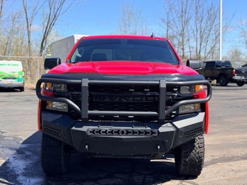 Used 2021 Chevrolet Silverado 1500 Custom Trail Boss w/ LPO, Dark Essentials Package image 2