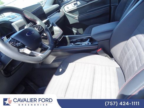 Used 2025 Ford Explorer ST-Line AWD/4WD image 8