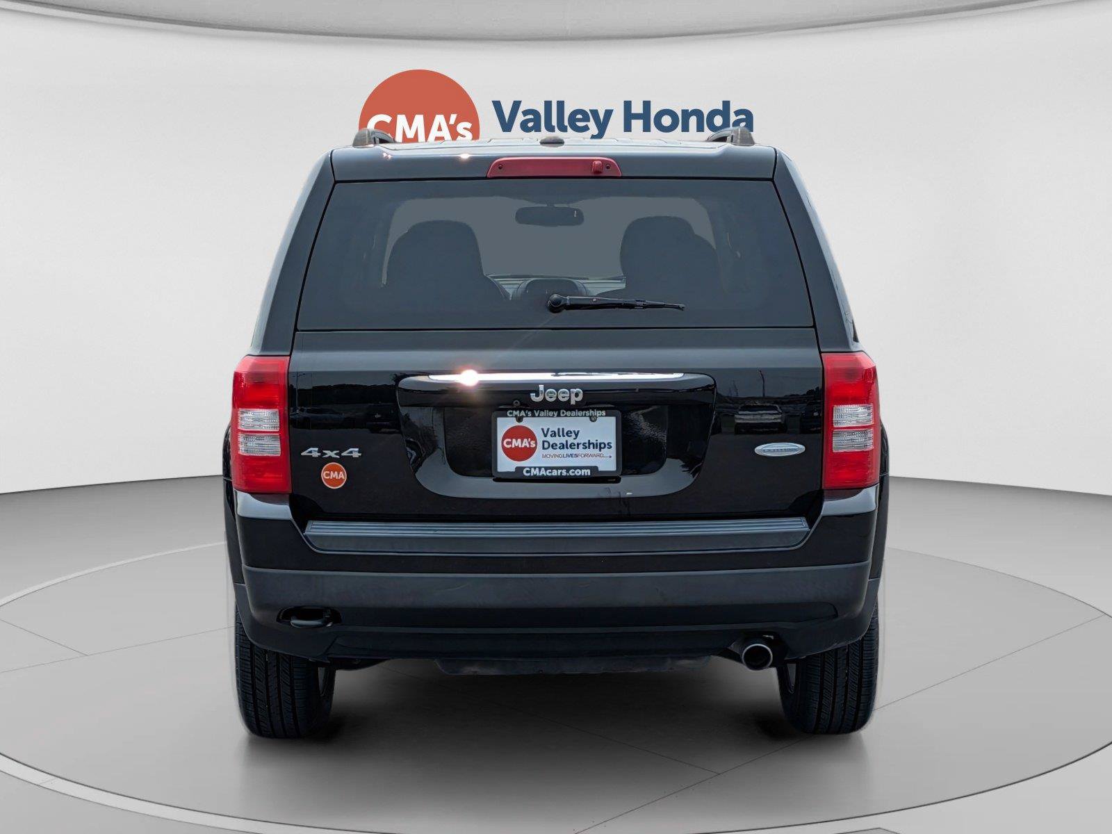 Used 2017 Jeep Patriot Latitude AWD/4WD image 4