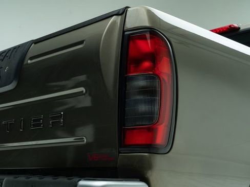 Used 2001 Nissan Frontier S/C image 15