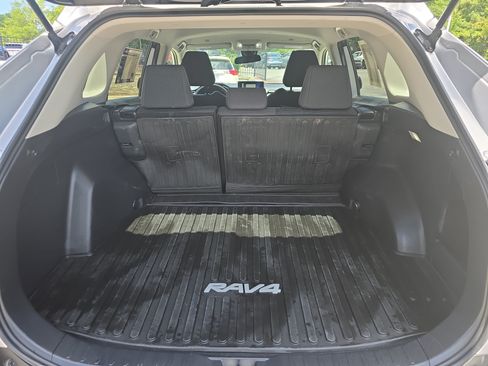 Used 2023 Toyota RAV4 LE FWD image 13