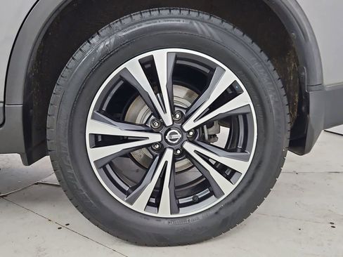 Used 2017 Nissan Rogue SL image 13