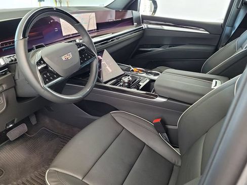 New 2026 Cadillac Escalade Luxury w/ Touring Package AWD/4WD image 10