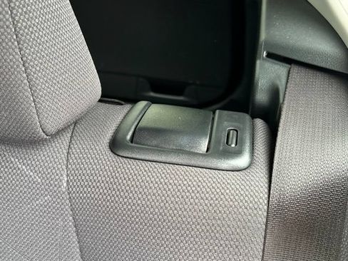 Used 2025 Toyota RAV4 XLE AWD/4WD image 37