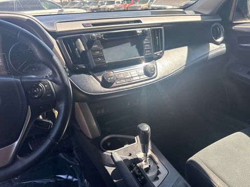 Used 2018 Toyota RAV4 XLE AWD/4WD image 11