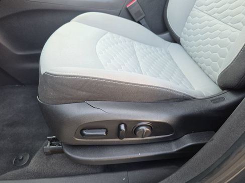 Used 2020 Chevrolet Equinox LS w/ LS Convenience Package FWD image 27