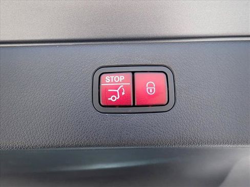 Used 2022 Mercedes-Benz EQS 580 4MATIC Sedan image 9