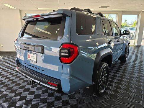 Used 2025 Toyota 4Runner SR5 AWD/4WD image 3