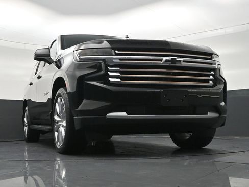 Used 2024 Chevrolet Suburban High Country AWD/4WD image 29