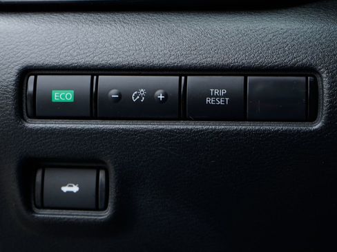 Used 2025 Nissan Sentra SV w/ All-Weather Package FWD image 18