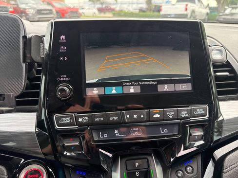 Used 2022 Honda Odyssey Elite image 11