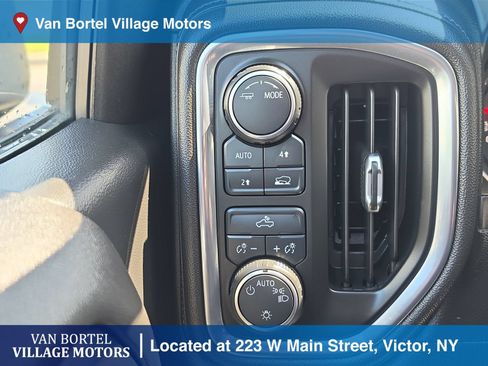 Used 2020 Chevrolet Silverado 1500 LT w/ Trailering Package AWD/4WD image 17