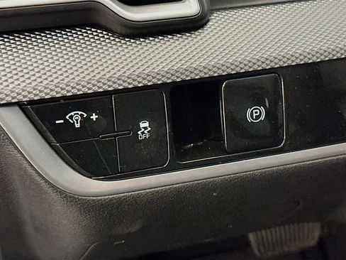 Used 2024 Kia Sportage LX image 17